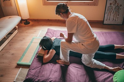 BACK MASSAGE 299 per/hr minimum 2hrs with free ventosa/cuppings..